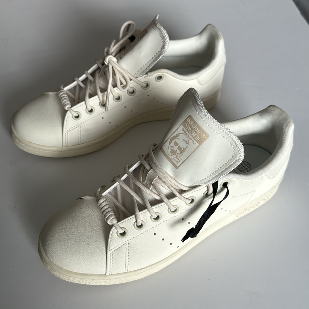 Stan Smith Adidas White Sneakers. Size 8.5 women.